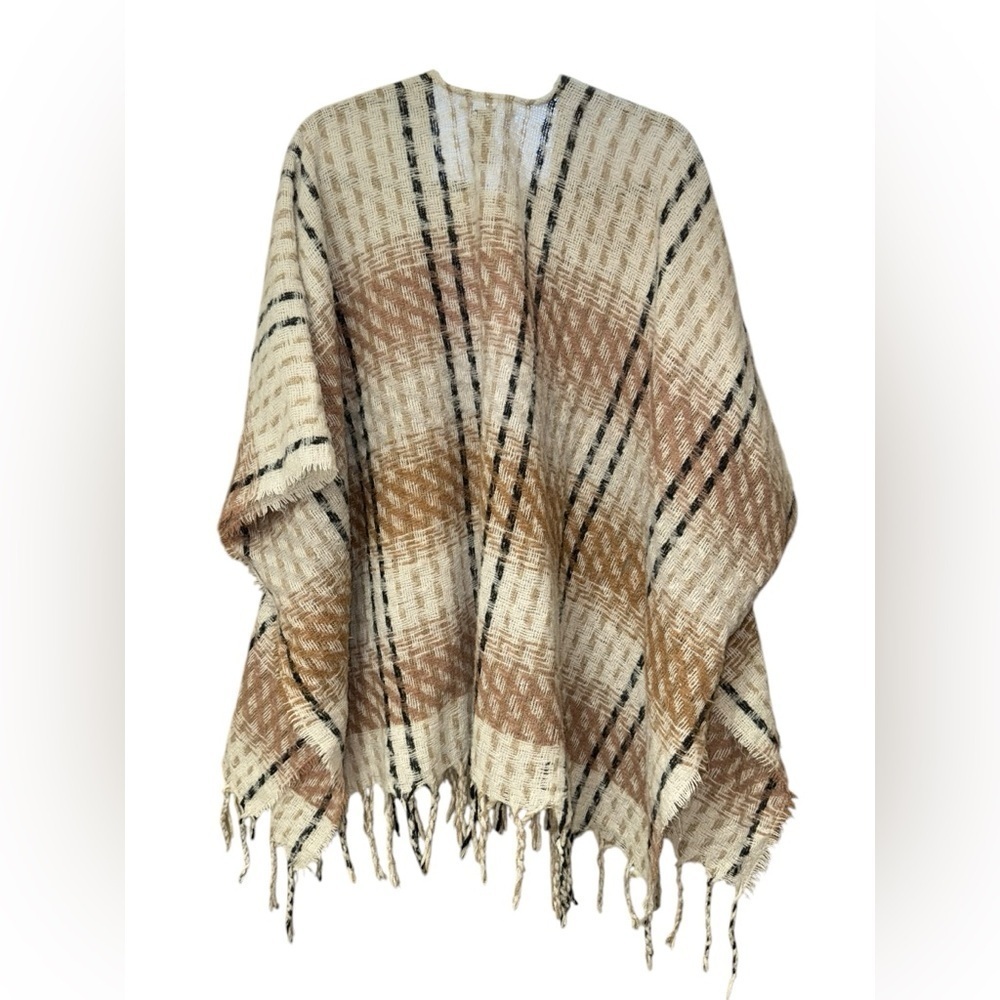 Vince Camuto Poncho - Picture 3 of 3
